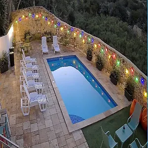  Hostel Follow The Sun Boutique - Pool, Breakfast & Sea Views